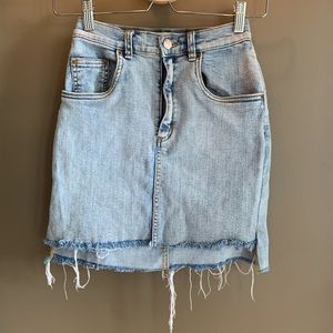 Aritzia Wilfred Free Denim skirt!